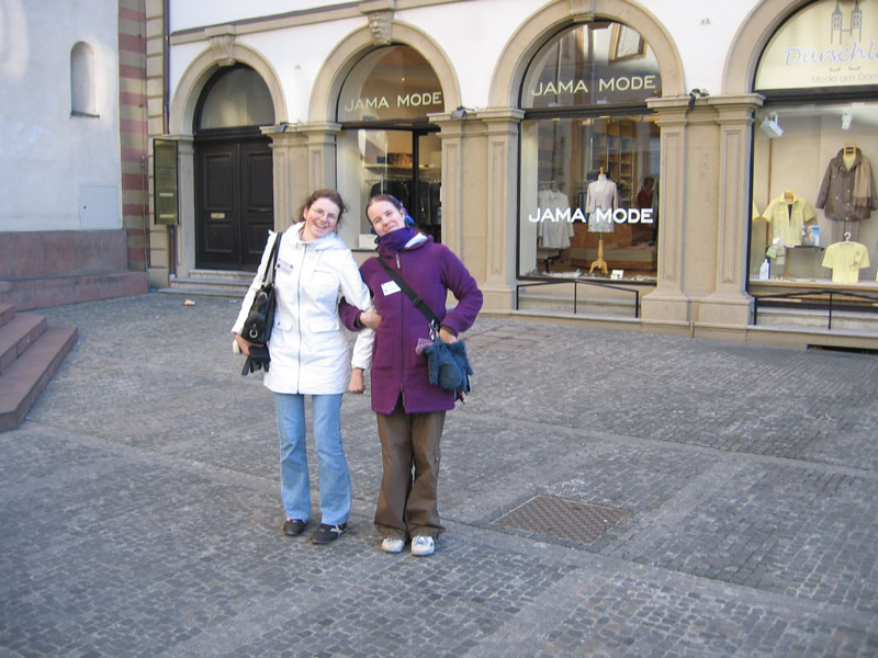 the girls (Schlauchen, pooca) after sucessfull shopping and changing